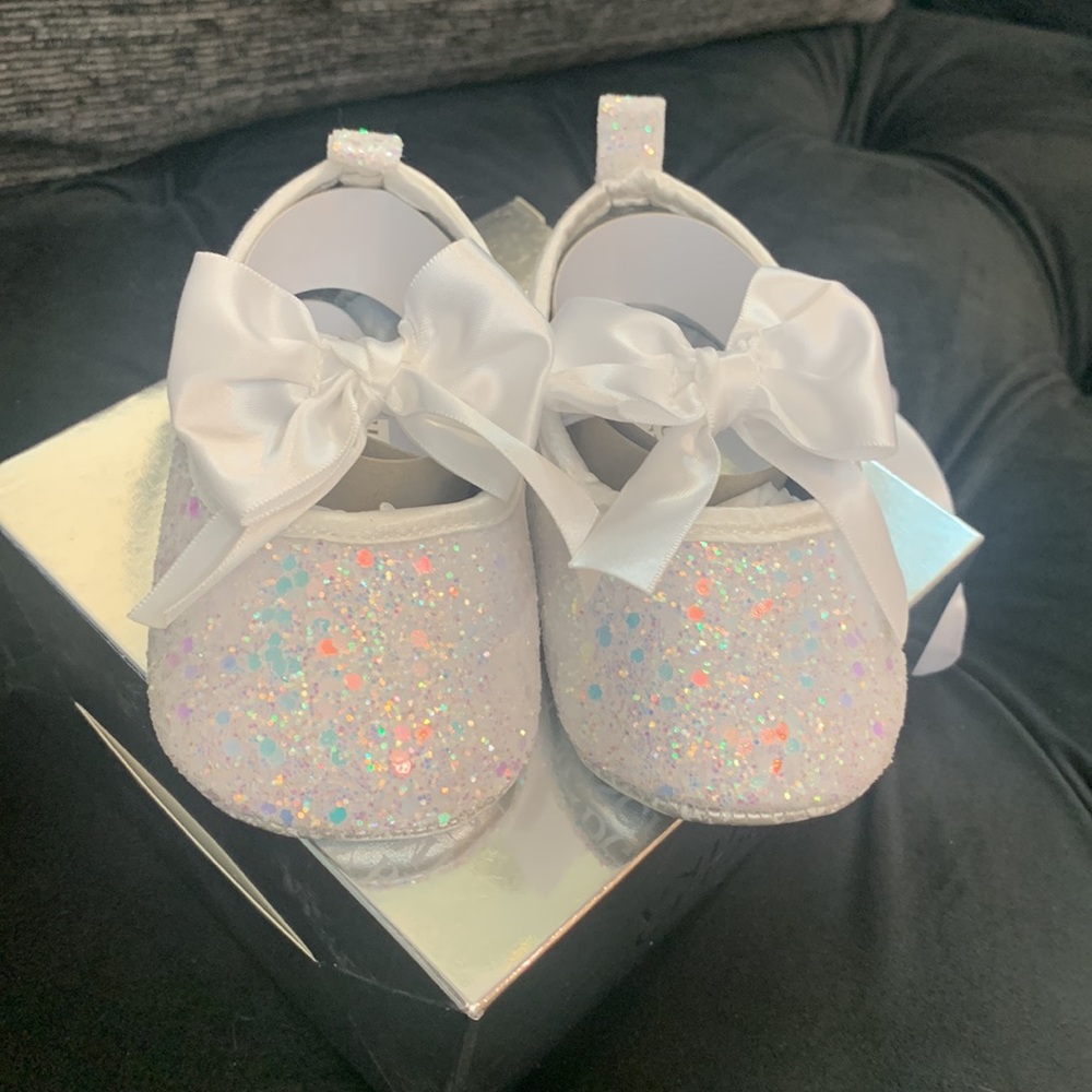 Badgley Mischka - White Glitter Ballet Infant Girls Shoes - Size 3 - New in Box - Picture 3 of 16